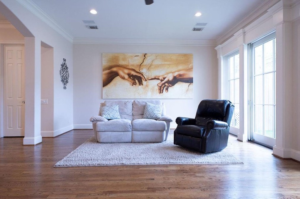 1321 Whispering Pines Dr, Houston TX  77055-6854 exterior