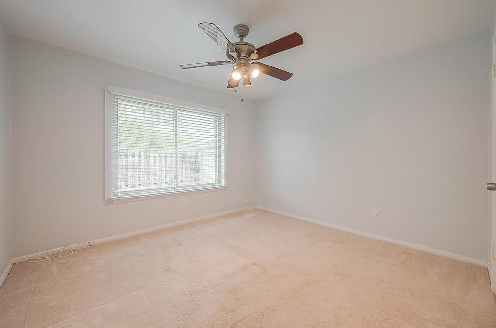 6114 Rollingbrook Dr, Houston TX  exterior