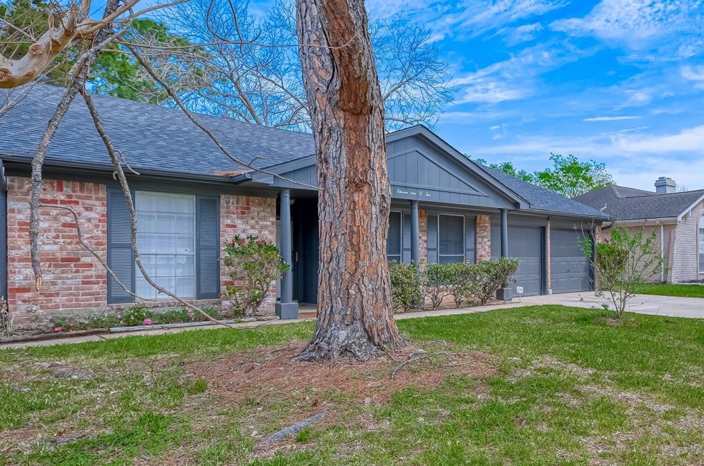 11602 Plumbrook Dr, Houston TX  77099-3330 exterior