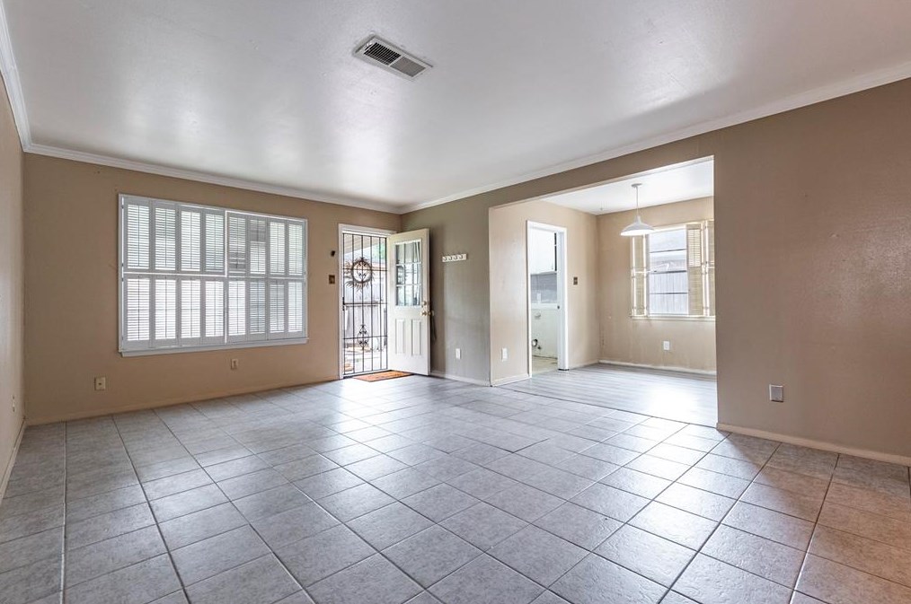 9015 Jackwood, Houston TX  77096-1123 exterior