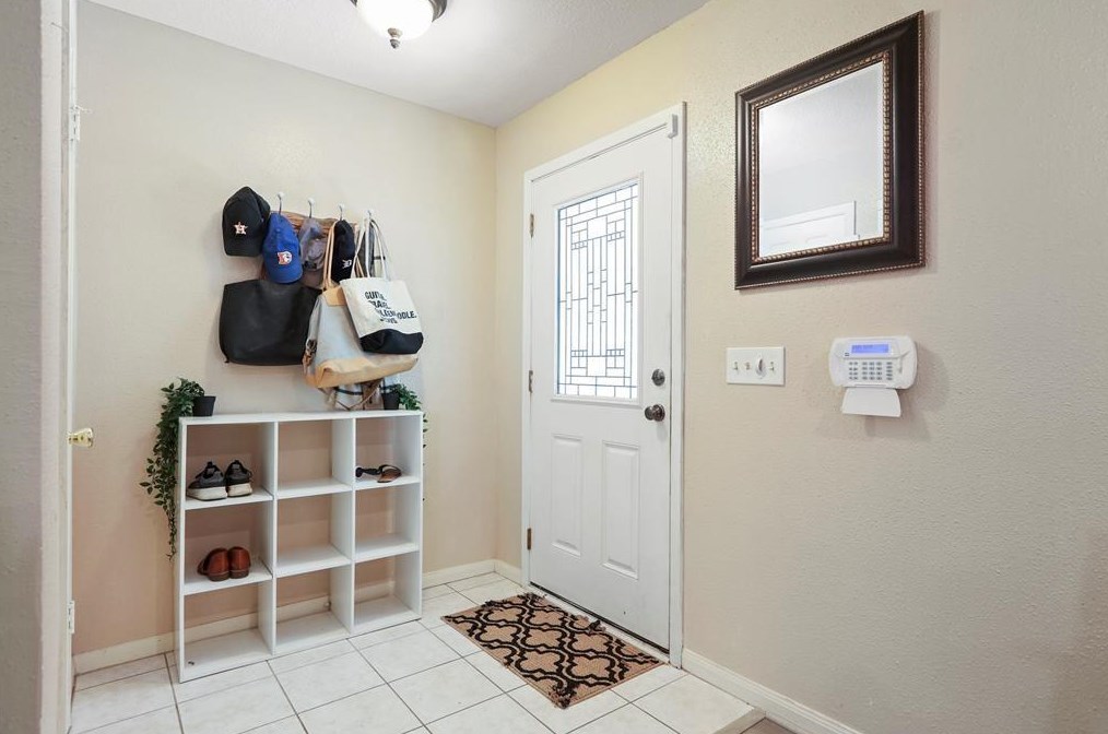 6 Lazy Morning Pl, Spring TX  77381-3253 exterior