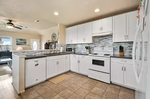 16507 Captain Kidd Rd, Jamaica Beach, TX 77554 - Photo 7