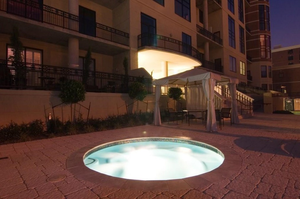 5005 Hidalgo St, Houston TX  77056-6420 exterior