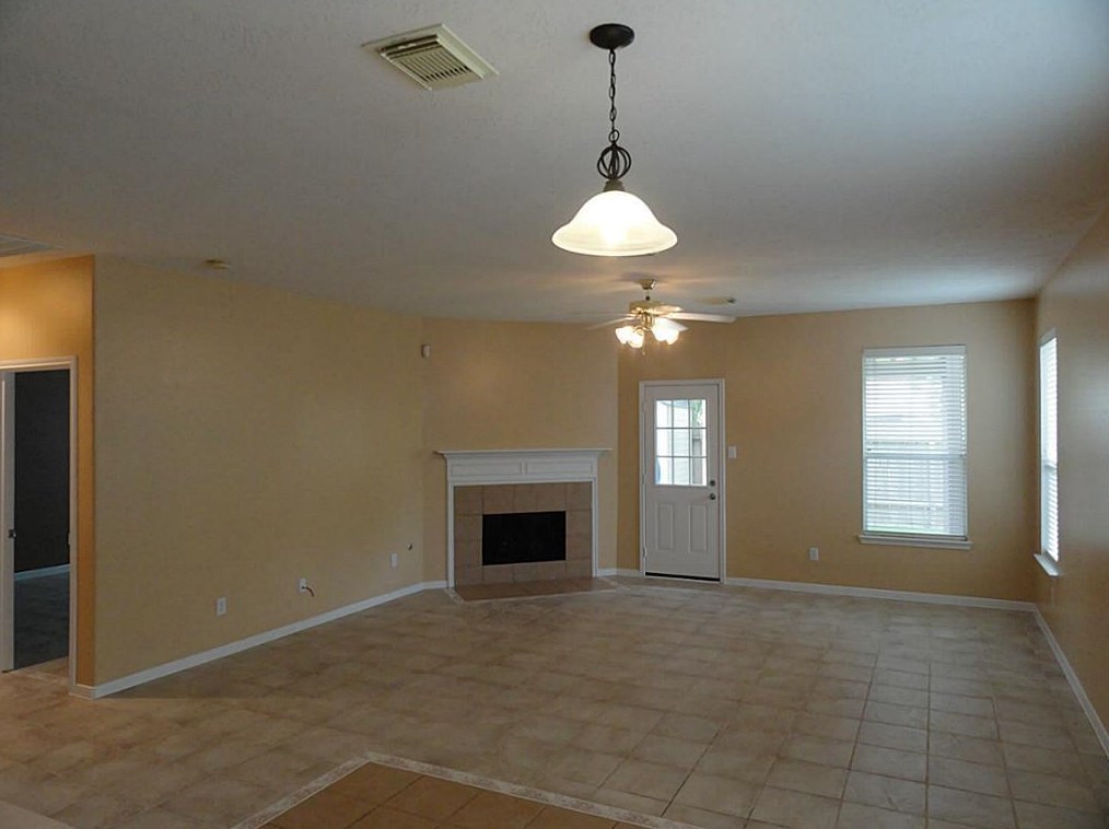 1206 Bay Area Blvd, League City TX  77573-3173 exterior