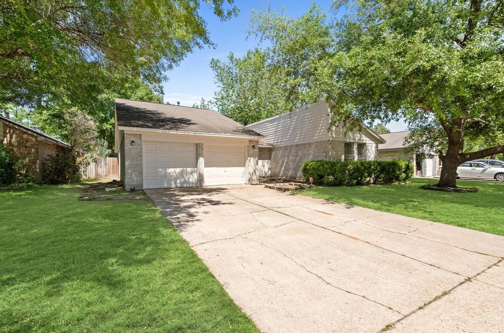 23806 Farm Hill Rd, Spring TX  77373-5821 exterior