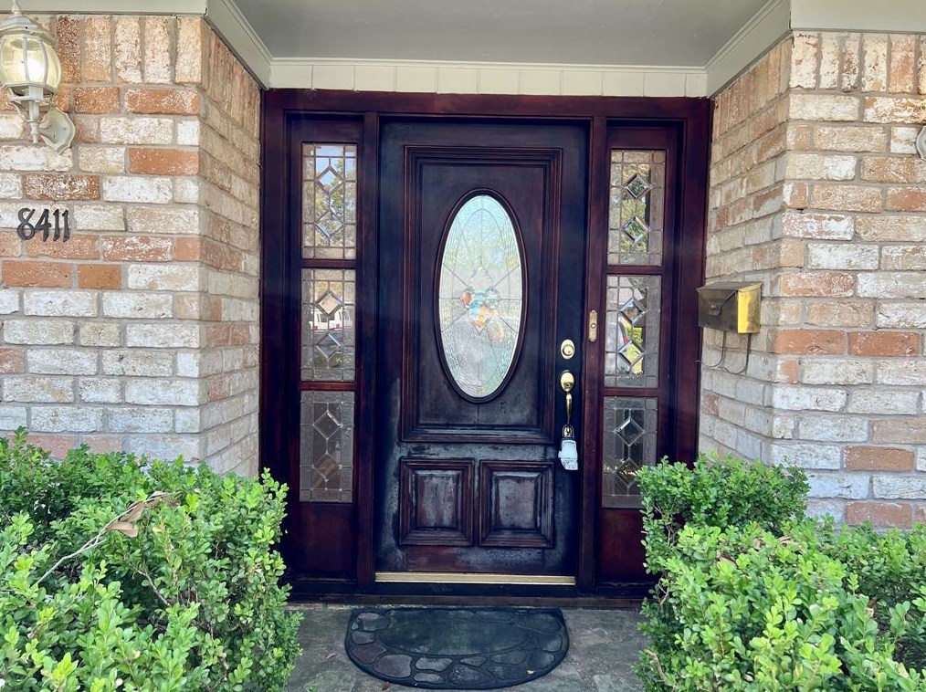 8411 Sharpcrest St, Houston TX  77036-5509 exterior