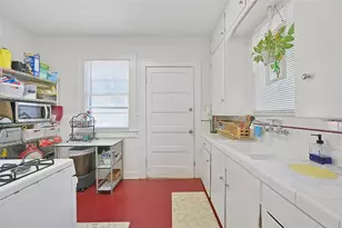 4828 Ave Q 1/2, Galveston, TX 77551 - Photo 19