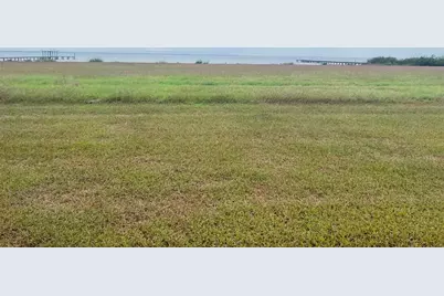 3153 Palacios Bay Drive, Palacios, TX 77465 - Photo 7