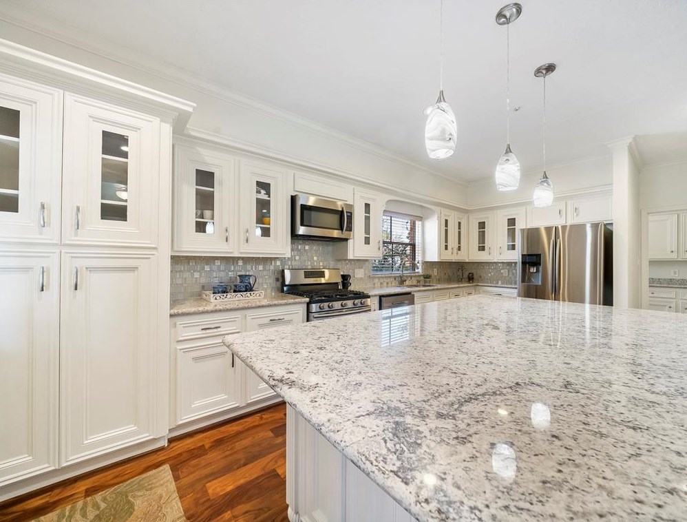 15510 Walkwood Dr, Houston TX  77079-4215 exterior