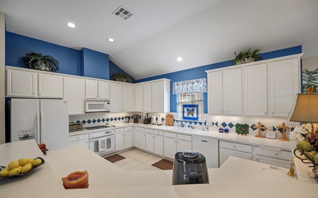 9909 Kemp Frst, Houston TX  77080-2509 exterior