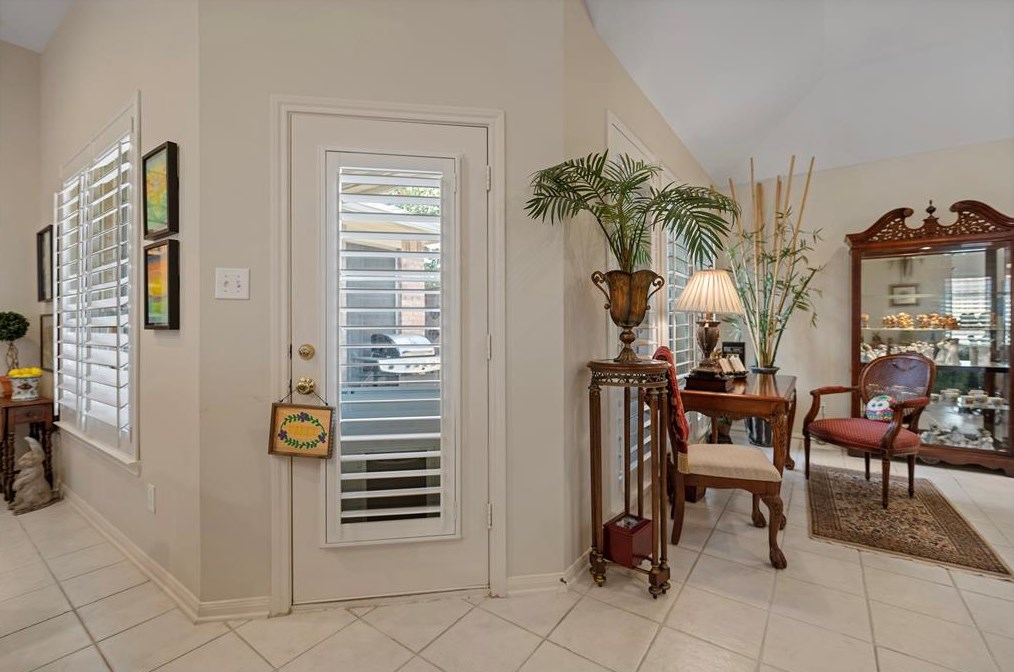 9909 Kemp Frst, Houston TX  77080-2509 exterior