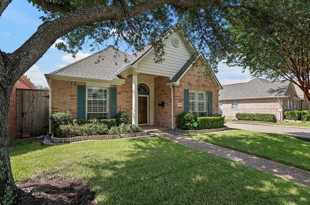 9909 Kemp Frst, Houston TX  77080-2509 exterior