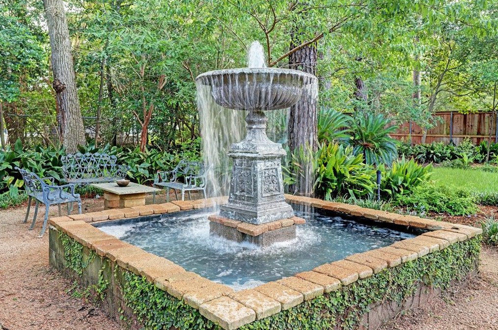 12003 Pebble Hl Dr, Houston TX exterior