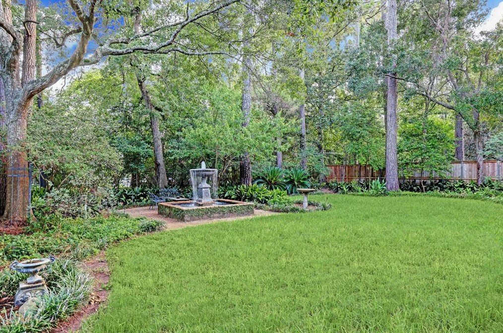 12003 Pebble Hl Dr, Houston TX exterior