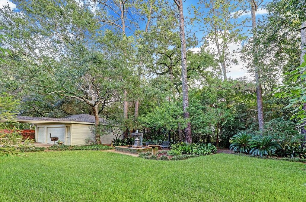 12003 Pebble Hl Dr, Houston TX exterior