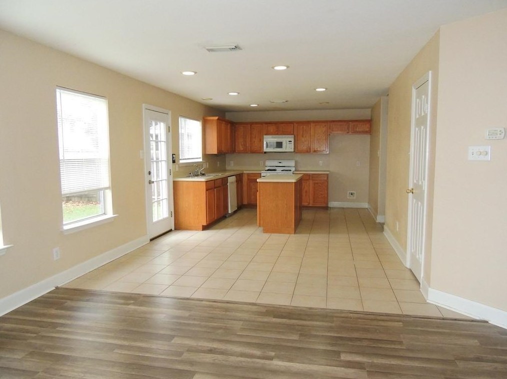 3207 Crestbridge Ln, Spring TX  77388-5324 exterior