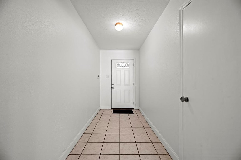 7834 Breezeway St, Houston TX  77040-3703 exterior