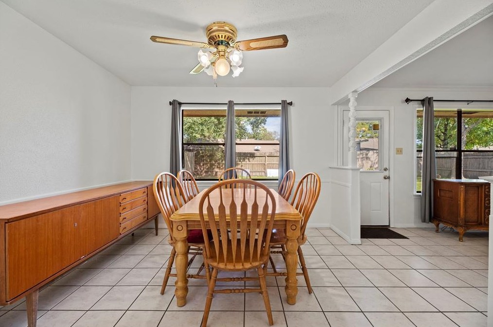7834 Breezeway St, Houston TX  77040-3703 exterior