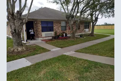 1207 Miracle Dr, Edna, TX 77957 - Photo 3