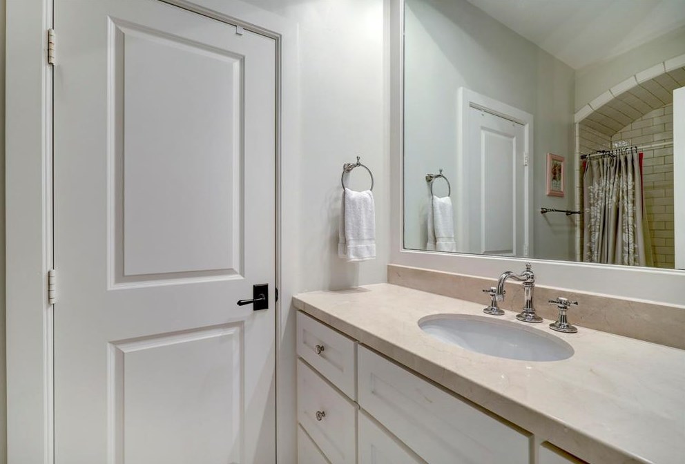 2226 Quenby St, Houston TX 77005-1414 exterior