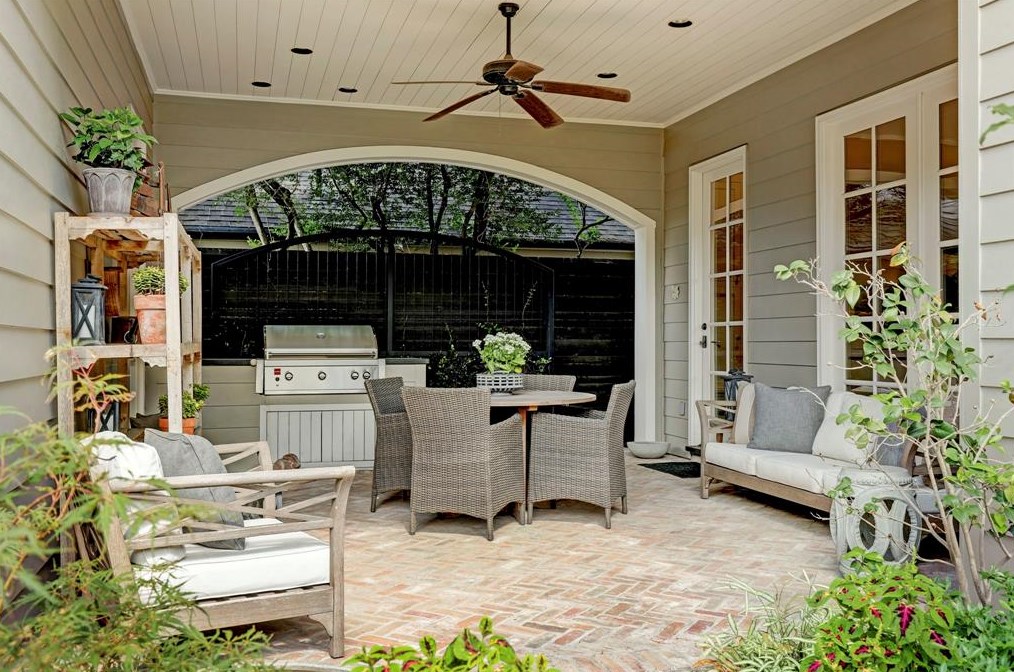 2226 Quenby St, Houston TX 77005-1414 exterior