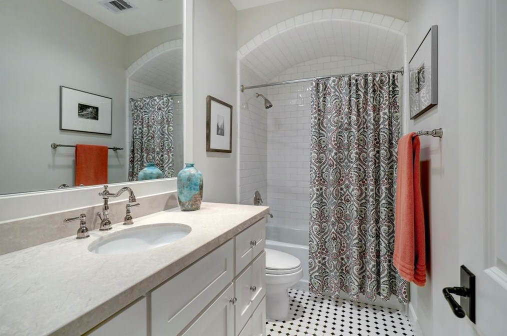 2226 Quenby St, Houston TX 77005-1414 exterior