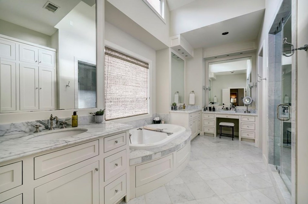 2226 Quenby St, Houston TX 77005-1414 exterior