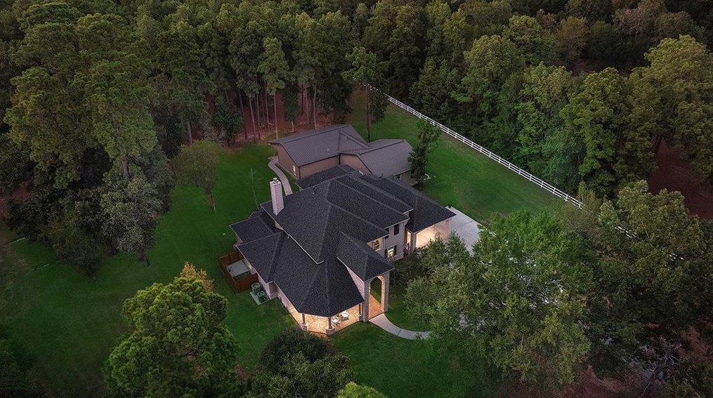 10841 Lk Frst Dr, Conroe TX 77384-3247 exterior