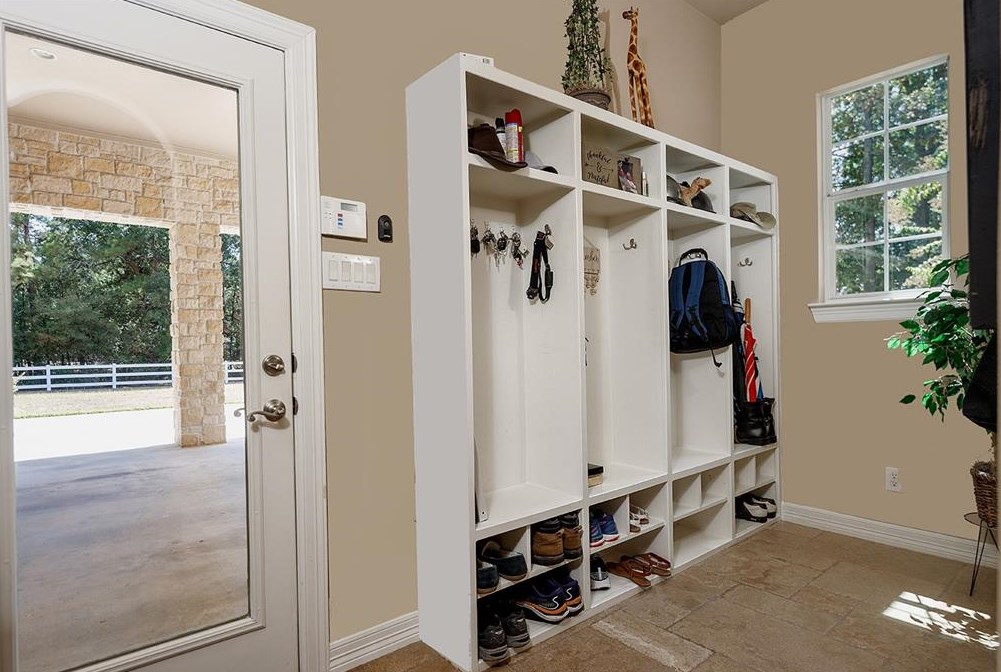 10841 Lk Frst Dr, Conroe TX 77384-3247 exterior