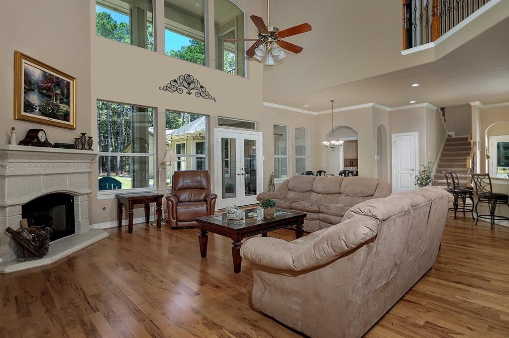 10841 Lk Frst Dr, Conroe TX 77384-3247 exterior