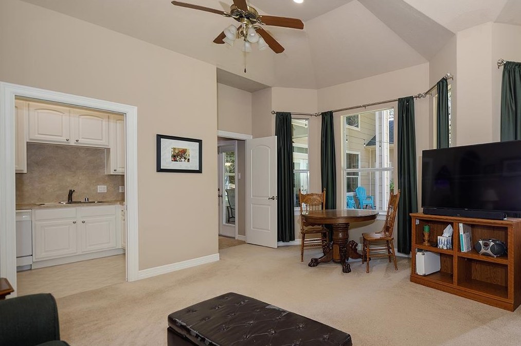 10841 Lk Frst Dr, Conroe TX 77384-3247 exterior