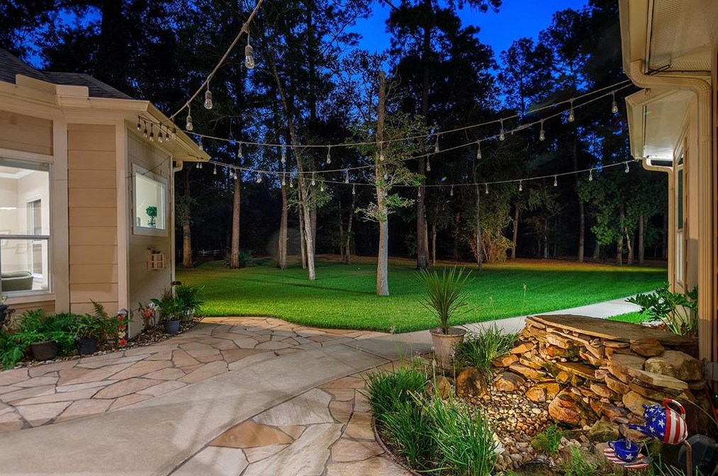 10841 Lk Frst Dr, Conroe TX 77384-3247 exterior