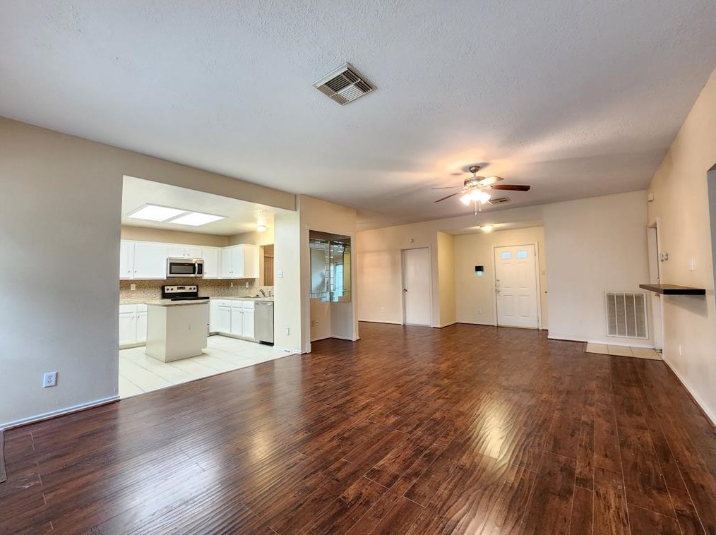 5018 Quailgate Dr, Spring TX  77373-8536 exterior