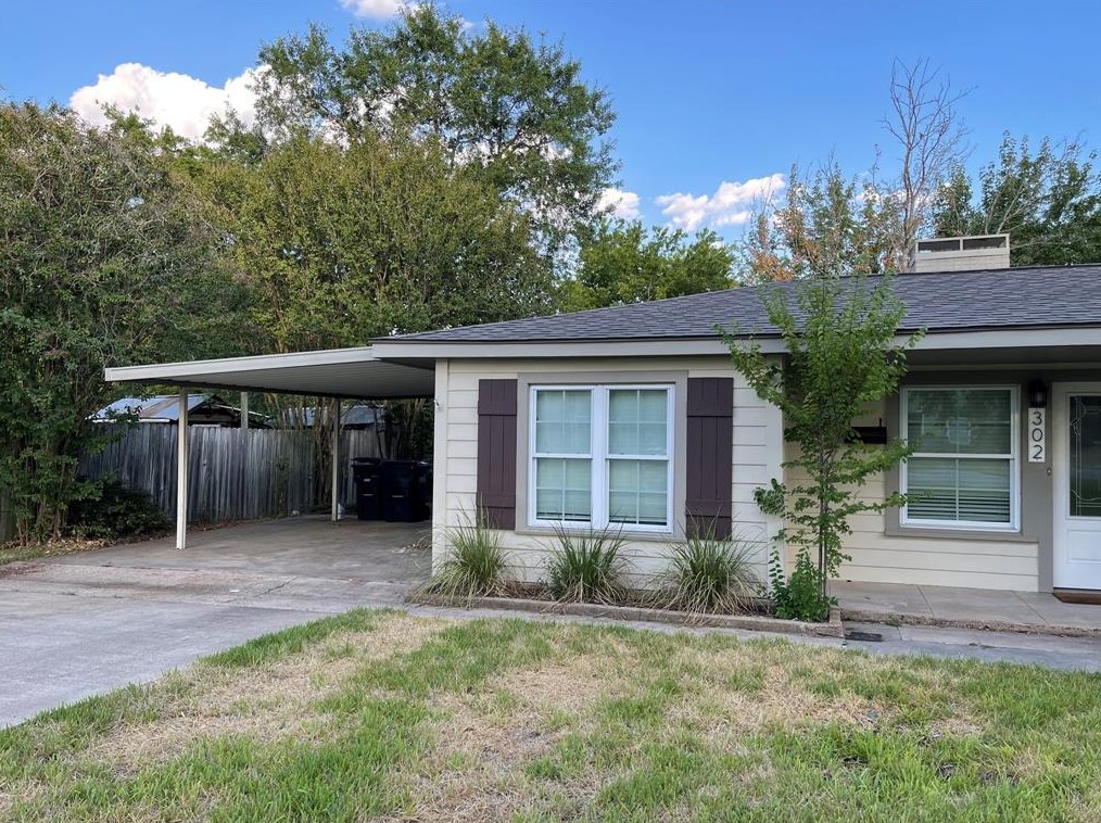 302 Francis Dr, College Station TX  77840-2208 exterior