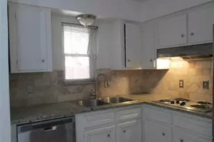 10614 Faircroft Dr, Houston, TX 77048 - Photo 3