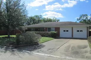 10614 Faircroft Dr, Houston, TX 77048 - Photo 1