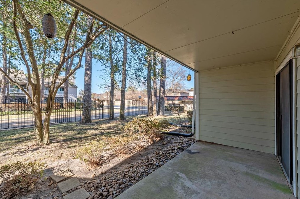 14911 Wunderlich Dr, Houston TX  77069-2072 exterior