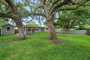 1908 Milam St, Columbus, TX 78934 - Photo 31