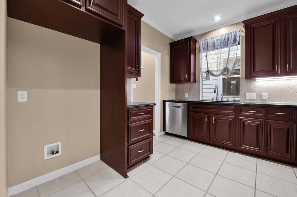1421 Oneil, Houston TX  77019-5520 exterior