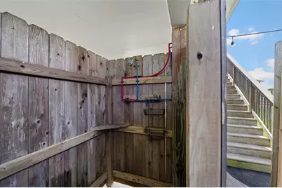 16530 Captain Kidd Road, Jamaica Beach, TX 77554 - Photo 25