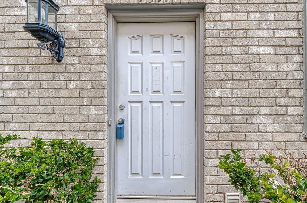 7597 Cambridge St, Houston TX  77054-2009 exterior