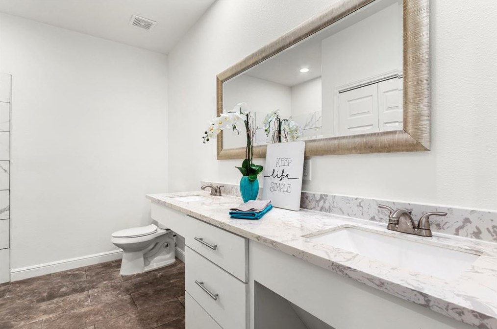 5421 Westbrook Rd, Houston TX  77016-3638 exterior