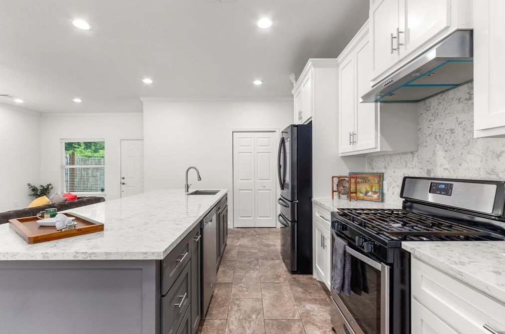 5421 Westbrook Rd, Houston TX  77016-3638 exterior