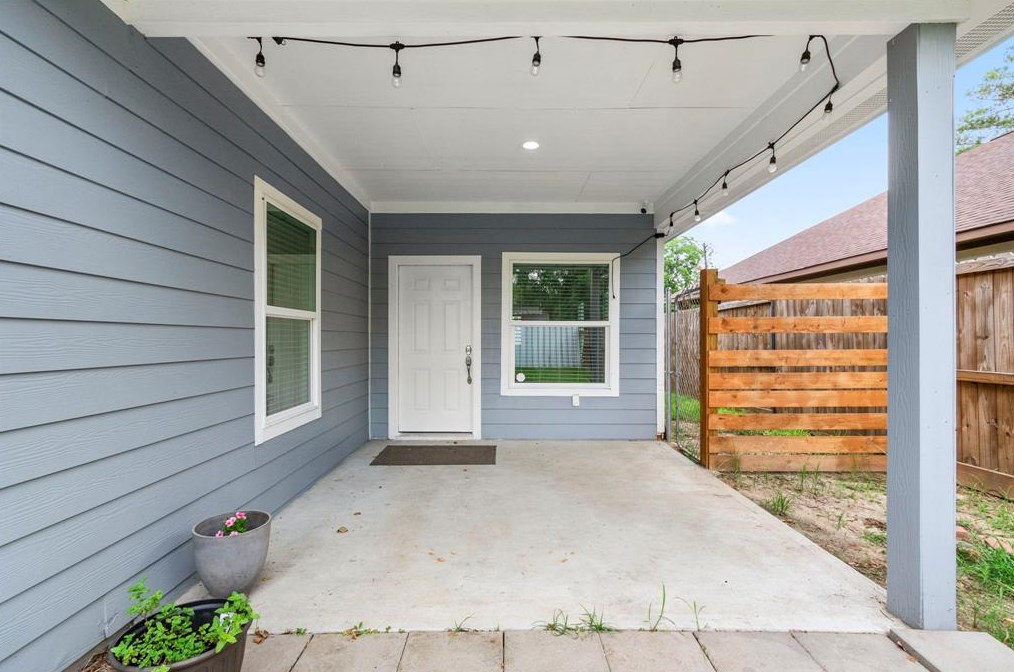 5421 Westbrook Rd, Houston TX  77016-3638 exterior