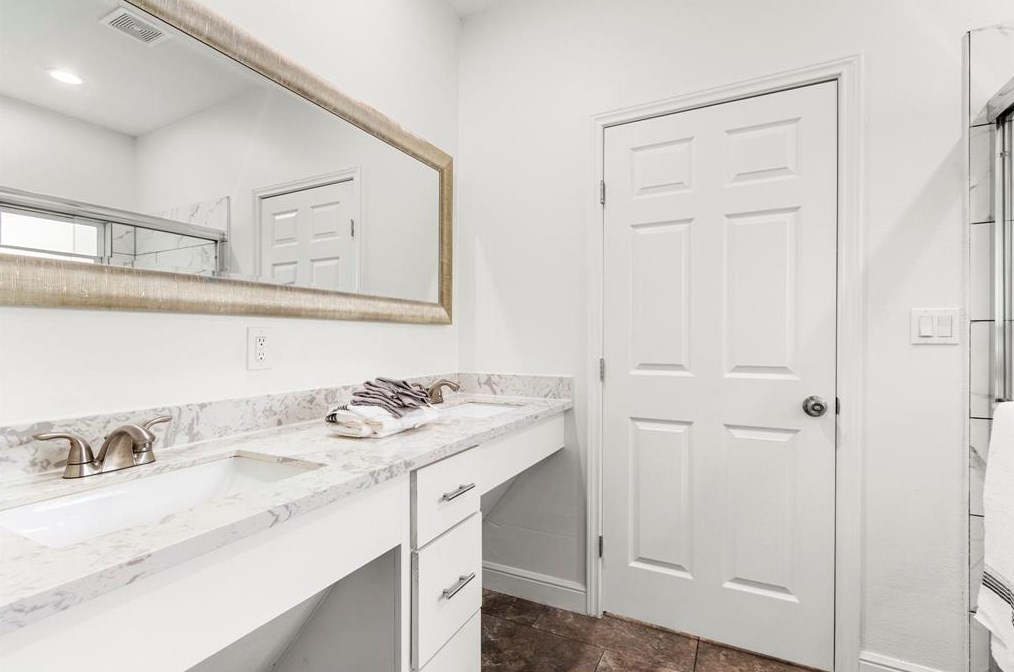 5421 Westbrook Rd, Houston TX  77016-3638 exterior