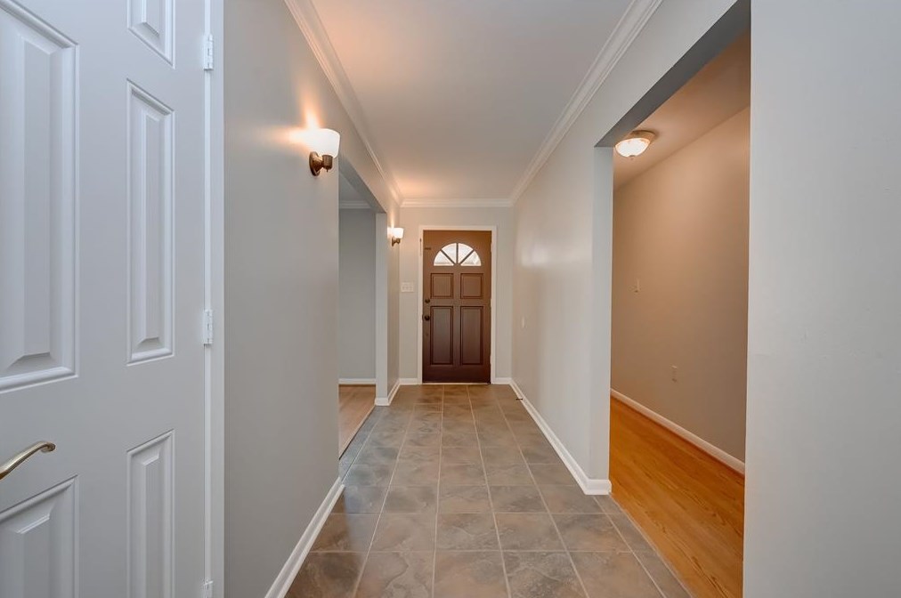 8317 Merlin Dr, Houston TX  77055-4832 exterior