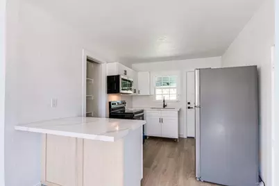 1105 N Valderas Street, Angleton, TX 77515 - Photo 3