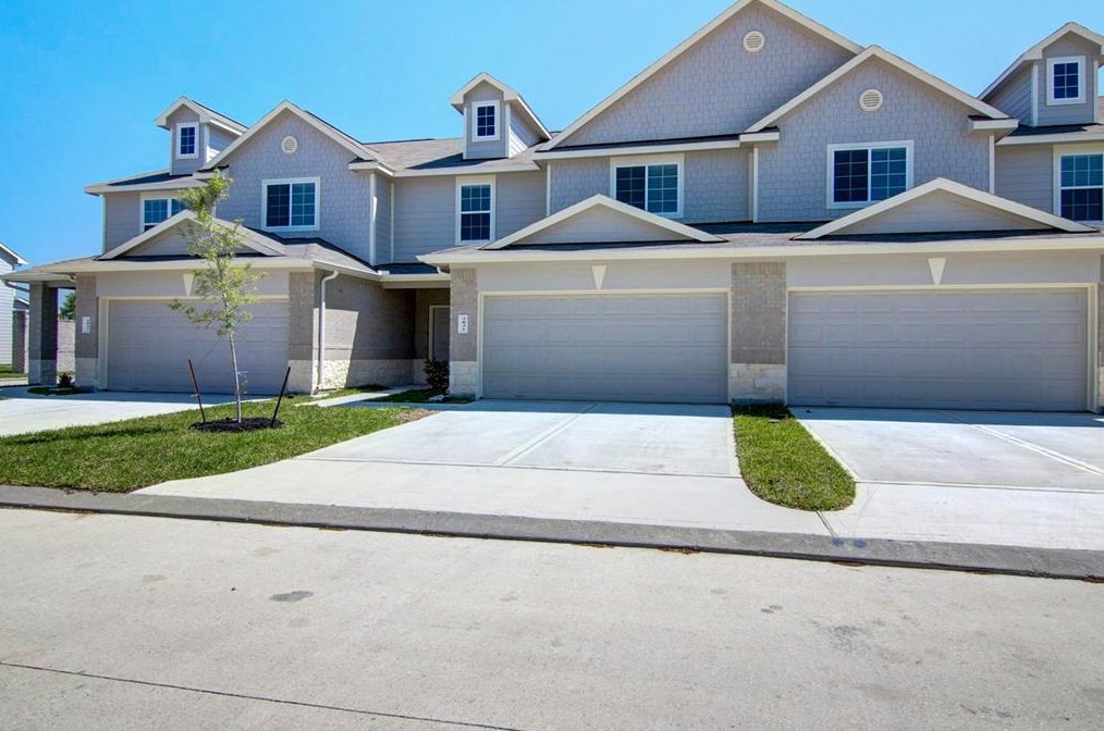 2831 Silver Tree, Houston TX  77014-1930 exterior