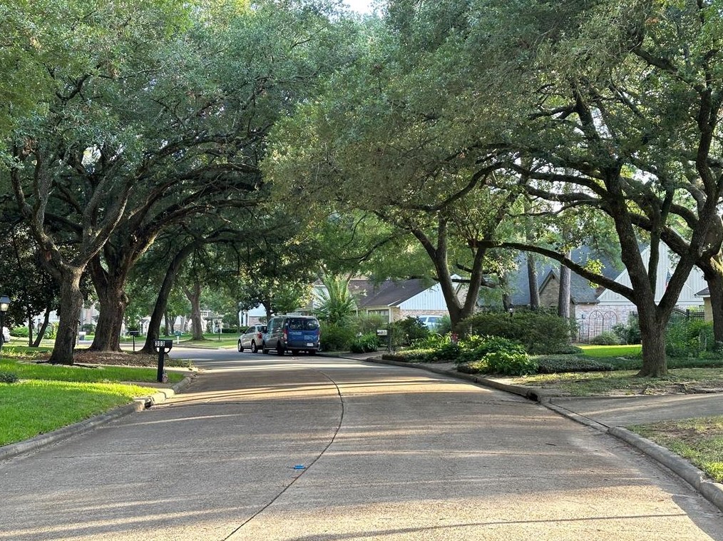 219 Enchanted River Dr, Spring TX  77388-5930 exterior