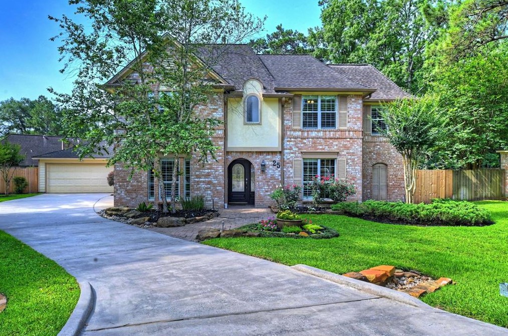 25 Postvine Ct, Spring TX  77381-3603 exterior